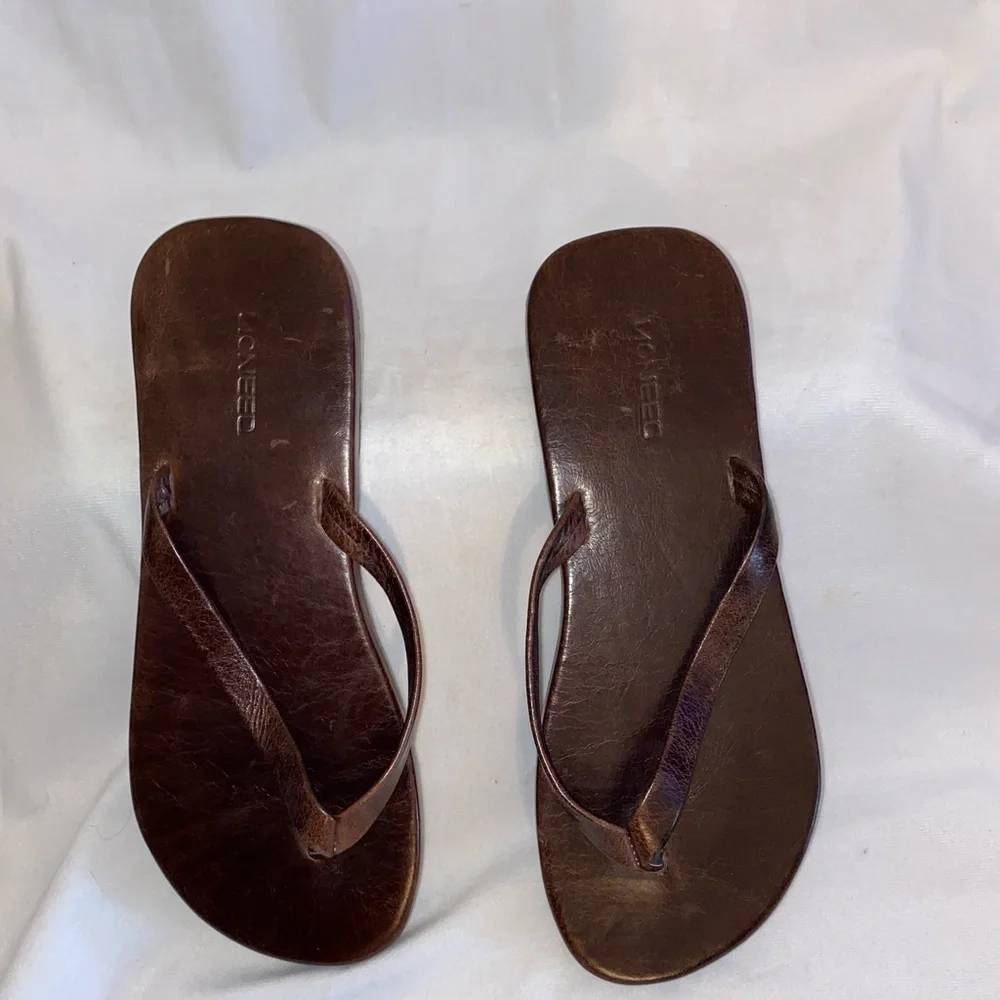 Noneeo Leather Flip Flops from Italy